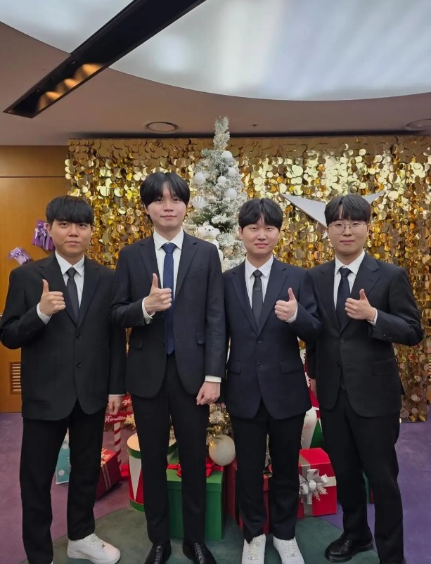 Aiming分享与23KT成员合影：好久不见，怎么少了一个人